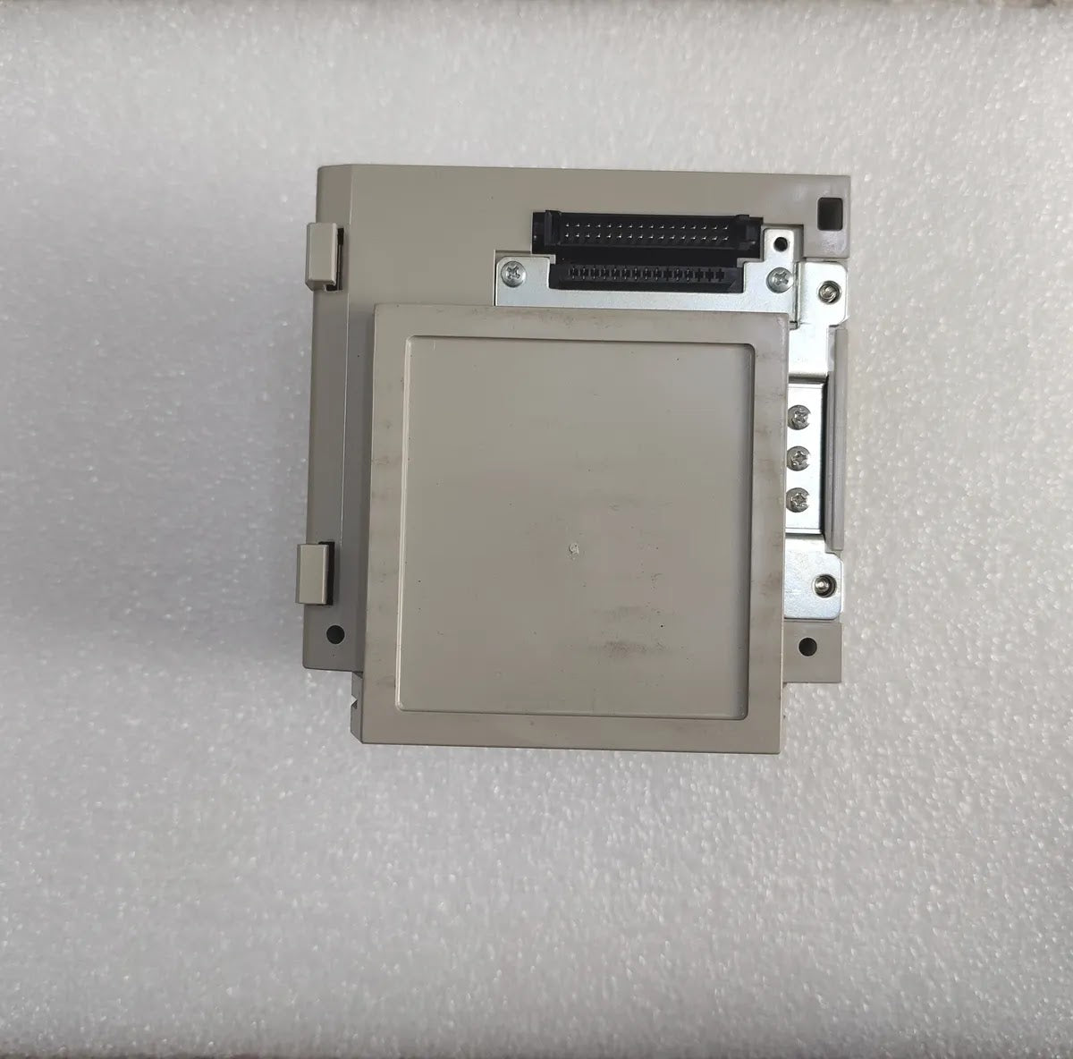 OMRON C200H-RT201 Remote I/O Unit 100-120/200-240VAC