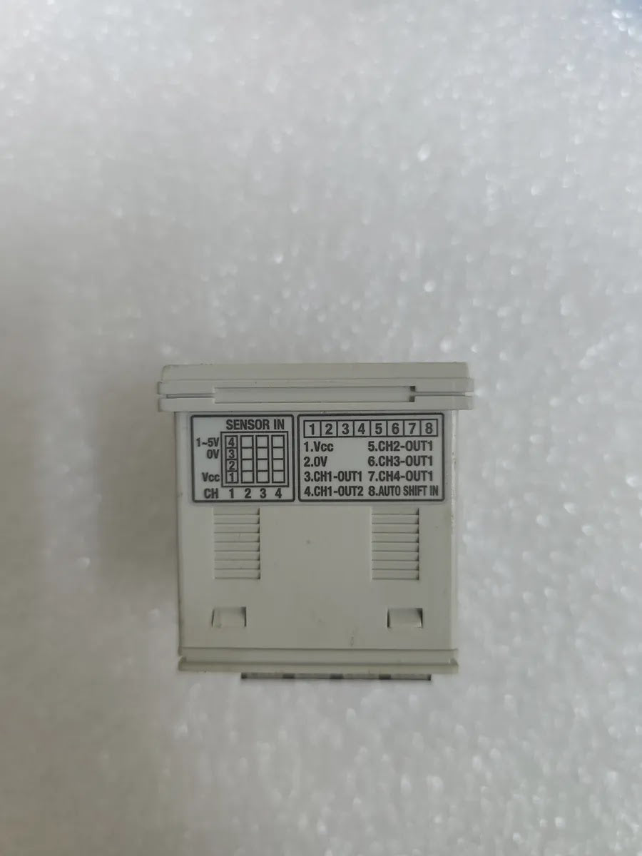 SMC PSE200-M Pressure Sensor Controller 4-Channel 12-24VDC