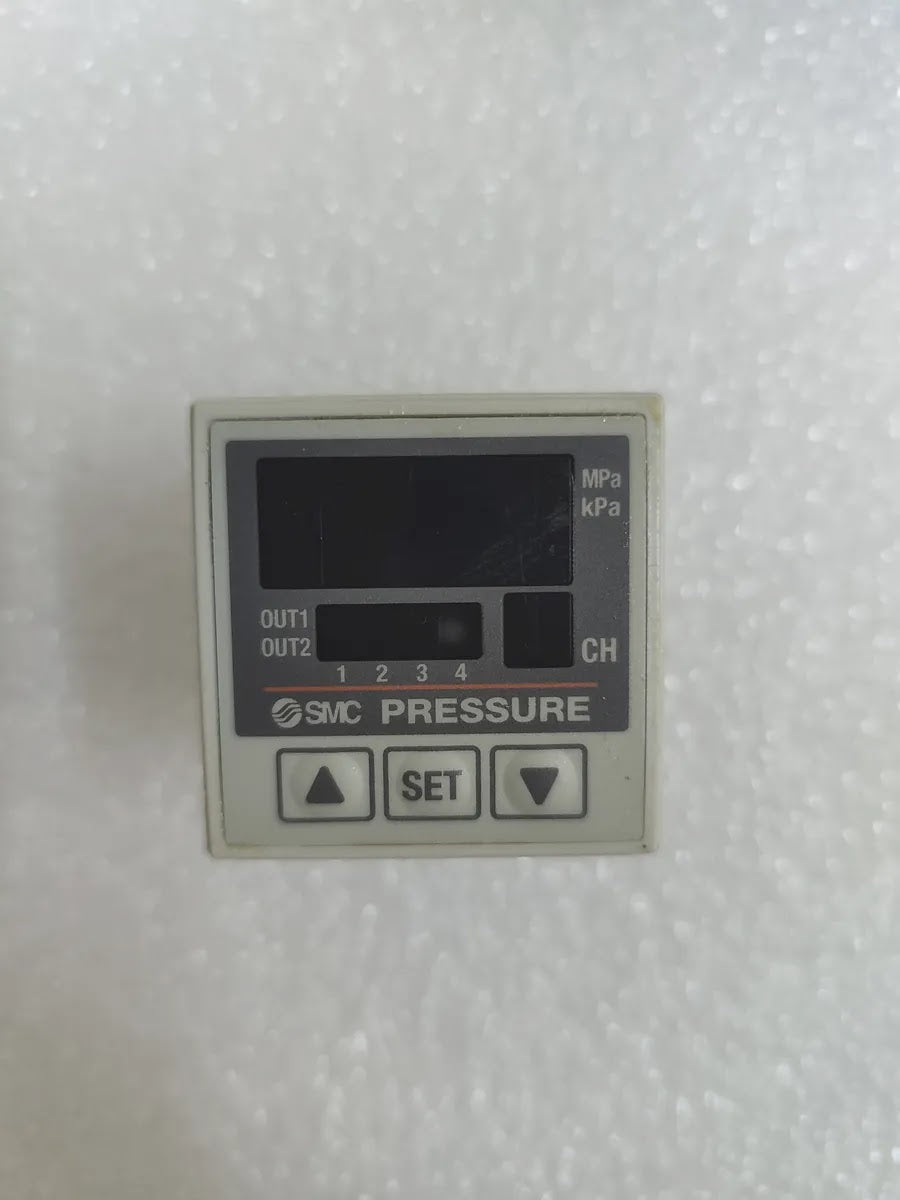 SMC PSE200-M Pressure Sensor Controller 4-Channel 12-24VDC