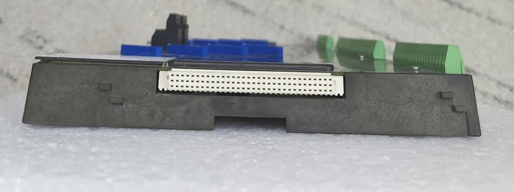 EMERSON KJ4003X1-BA1 VerticalPLUS Left I/O Carrier 8-Wide 12.6VDC 15A