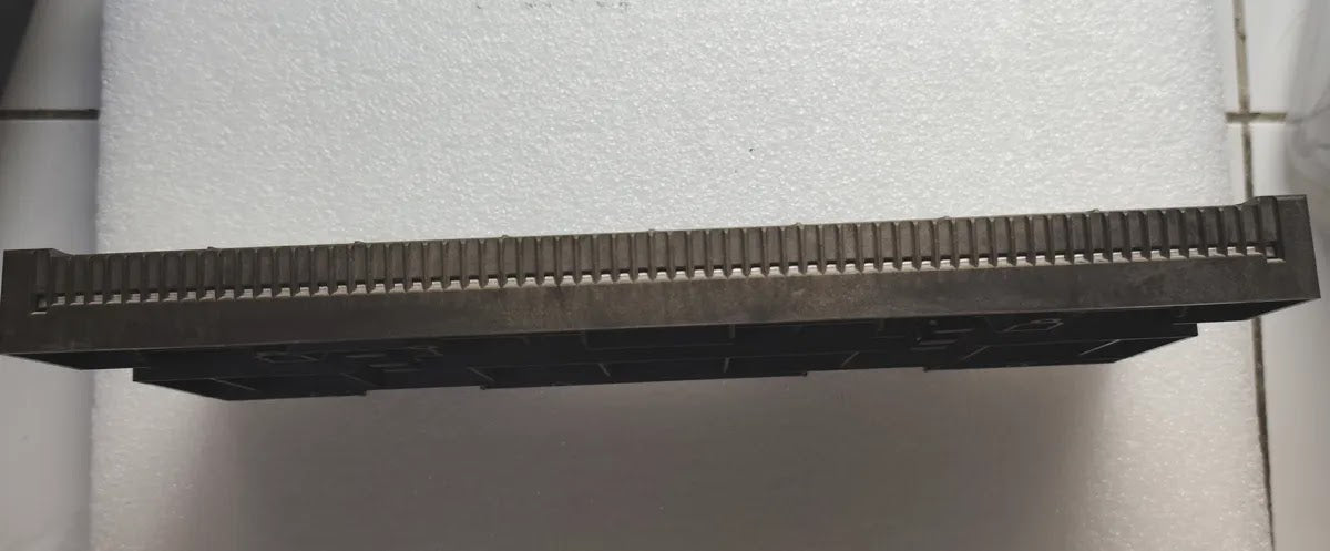 EMERSON KJ4001X1-BE1 DeltaV 8-Wide I/O Carrier 12.6VDC 8A