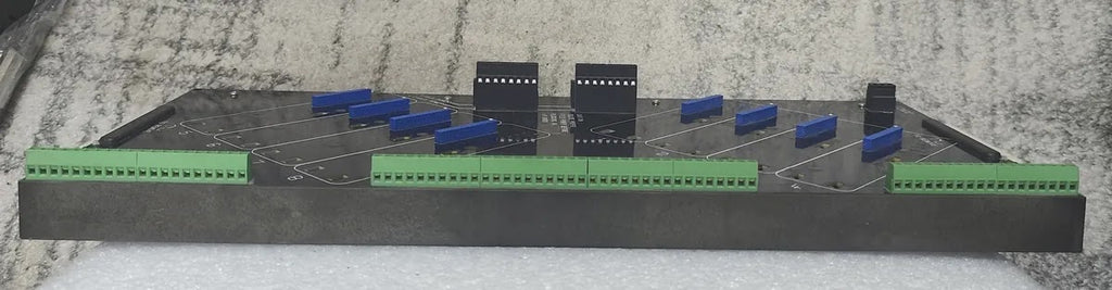 EMERSON KJ4003X1-BA1 DeltaV VerticalPlus I/O Carrier 8-Wide Left 12VDC