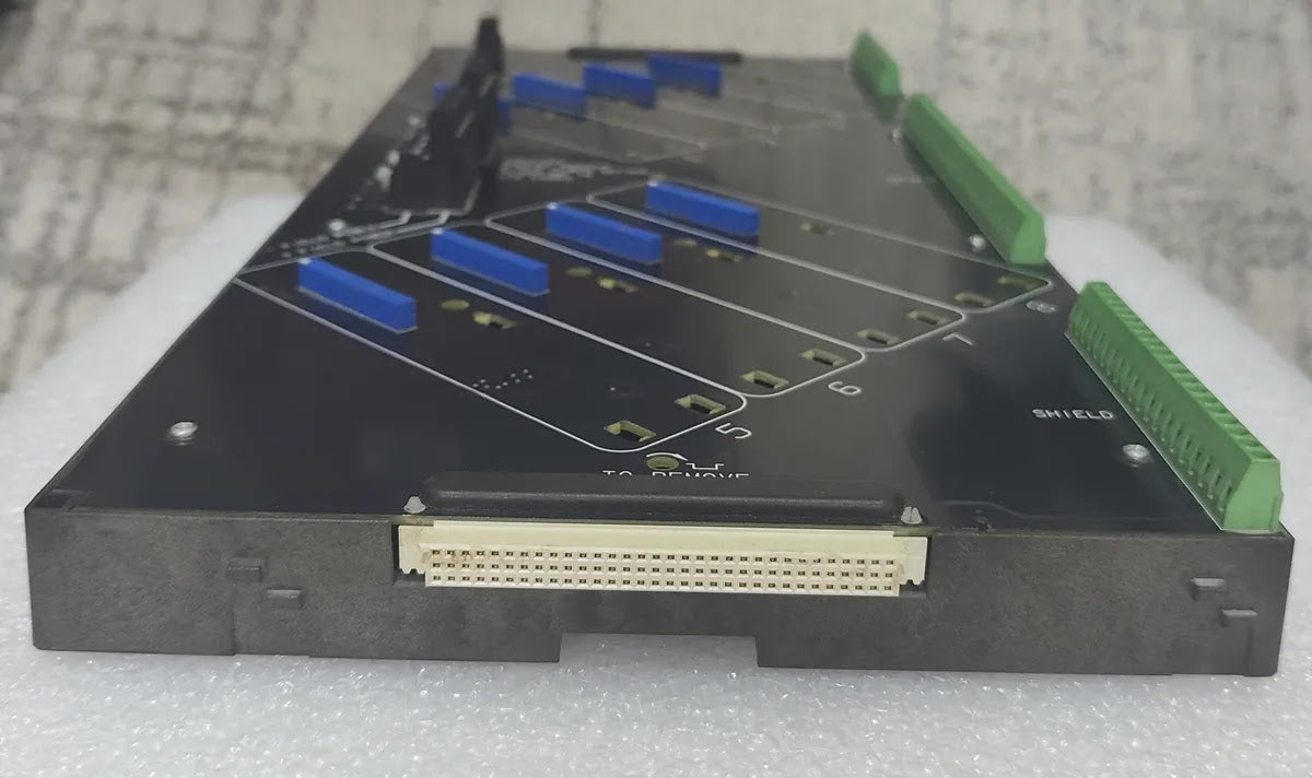 EMERSON KJ4003X1-BA1 DeltaV VerticalPlus I/O Carrier 8-Wide Left 12VDC