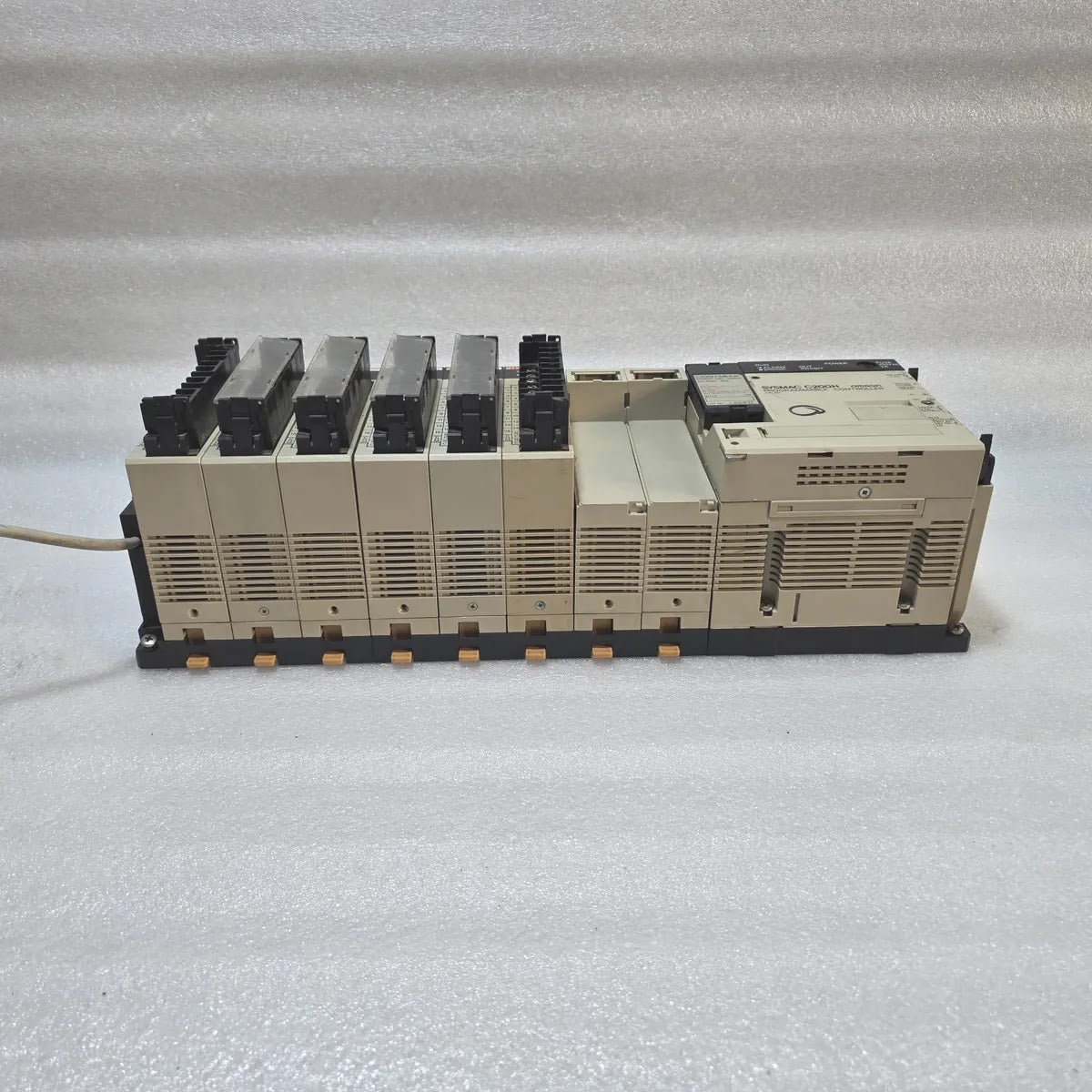 OMRON SYSMAC C200H CPU01 PROGRAMMABLE CONTROLLER WITH IA122 I/O MODULES & ME431