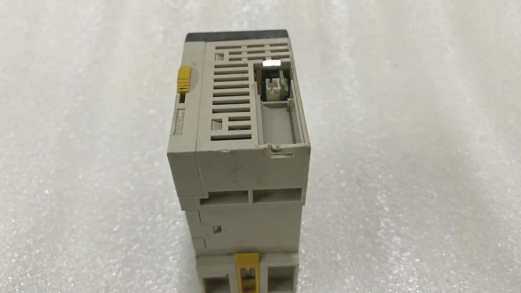 Omron CPM2C-S110C-DRT-NI Programmable Controller PLC DeviceNet 24VDC Pre-Owned