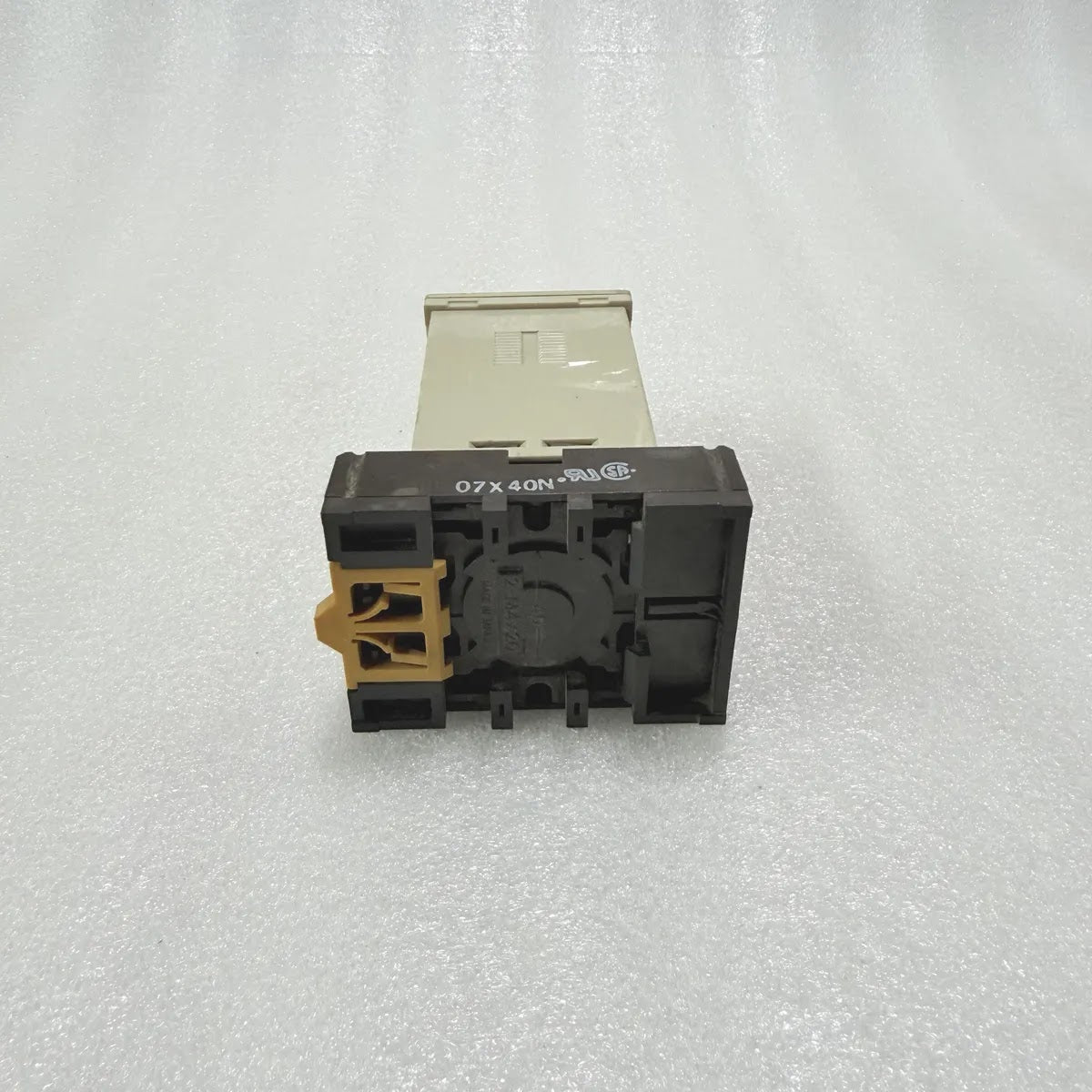 Omron H3BG-N8H Timer 220VAC Pre-Owned