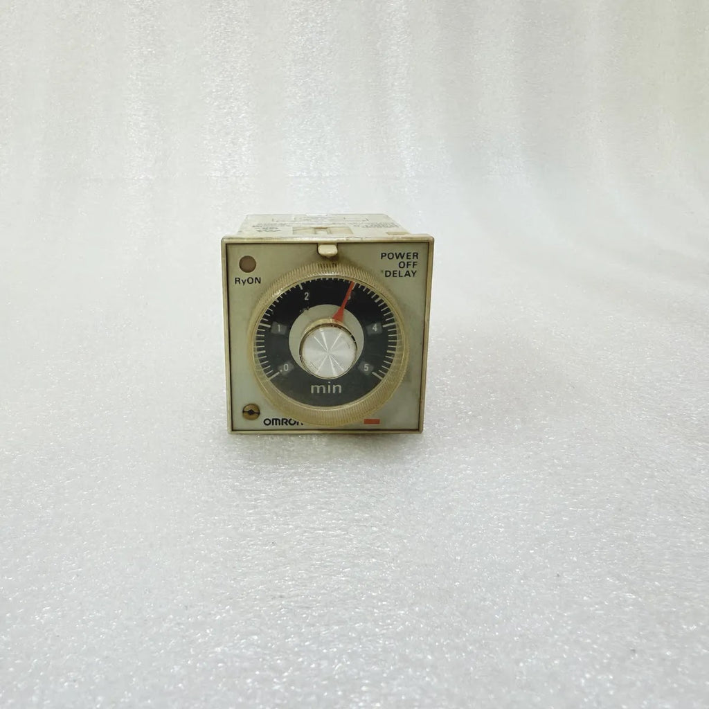 Omron H3BH-8 Timer 200-240VAC 0.5s-10min Pre-Owned