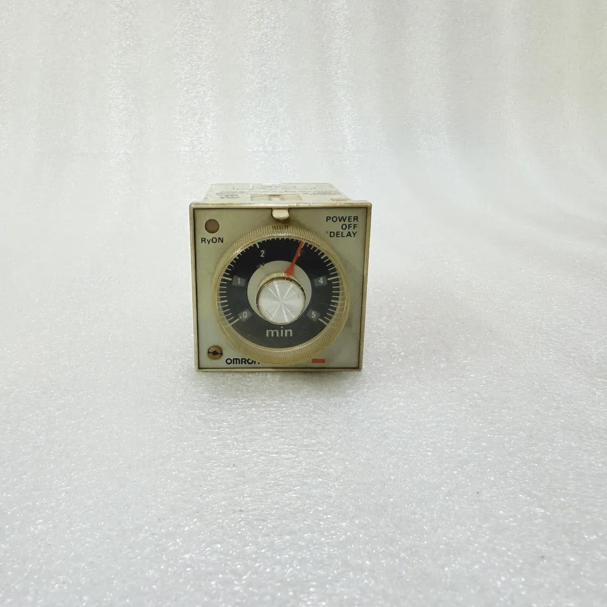 Omron H3BH-8 Timer 200-240VAC 0.5s-10min Pre-Owned
