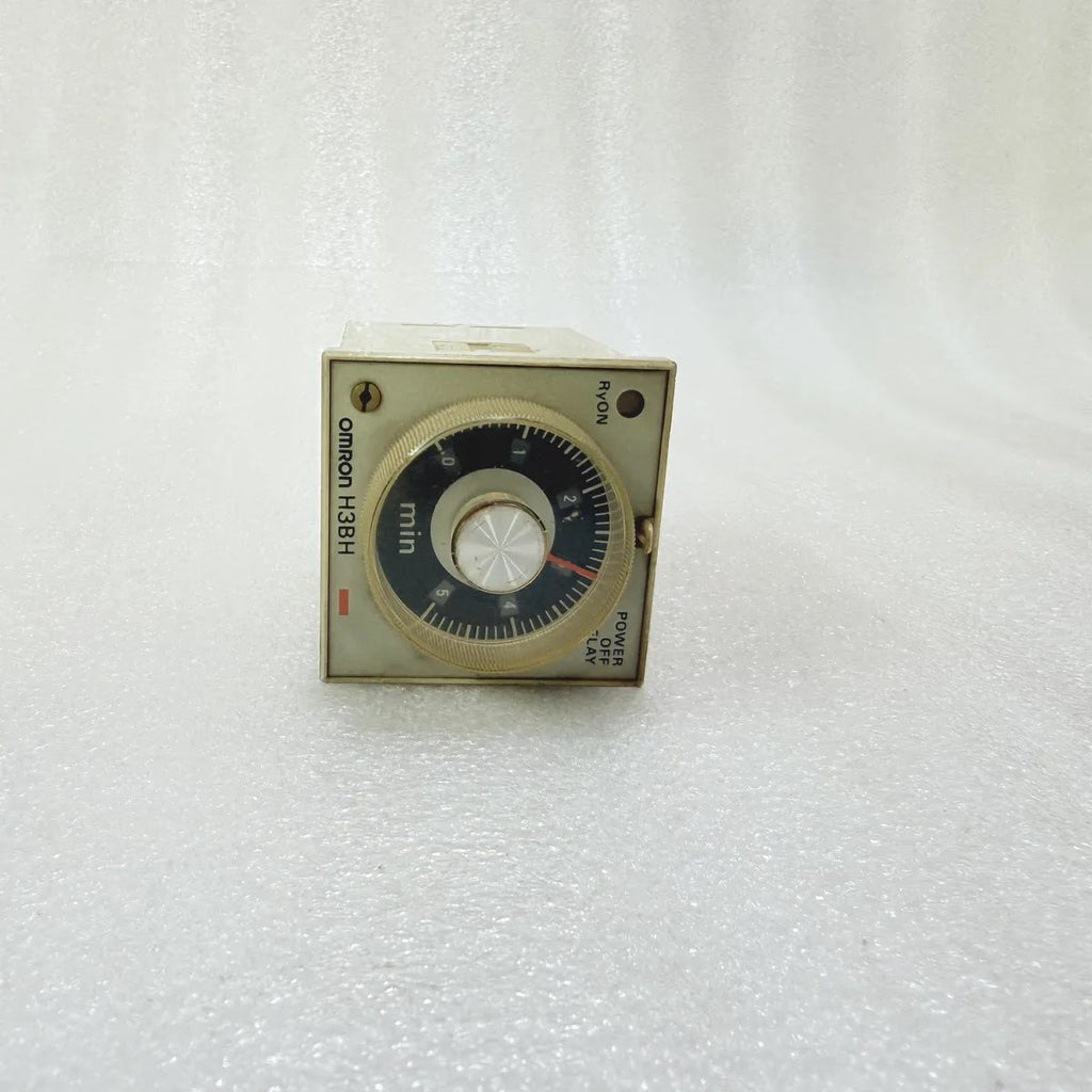 Omron H3BH-8 Timer 200-240VAC 0.5s-10min Pre-Owned