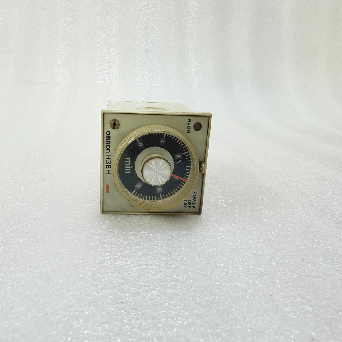 Omron H3BH-8 Timer 200-240VAC 0.5s-10min Pre-Owned