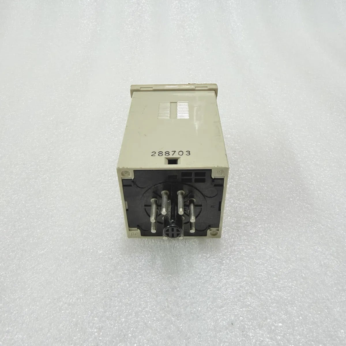 Omron H3CR-H8L Timer 100-120VAC 0.6-12min Pre-Owned