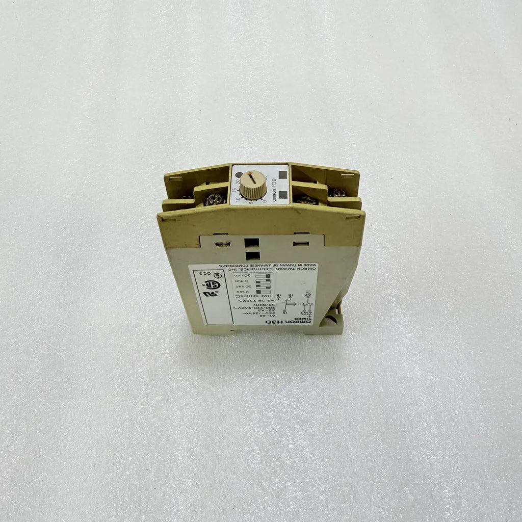 Omron H3D Timer Series C 24V / 200-240V 50/60Hz 5A 250V DIN Rail Pre-Owned