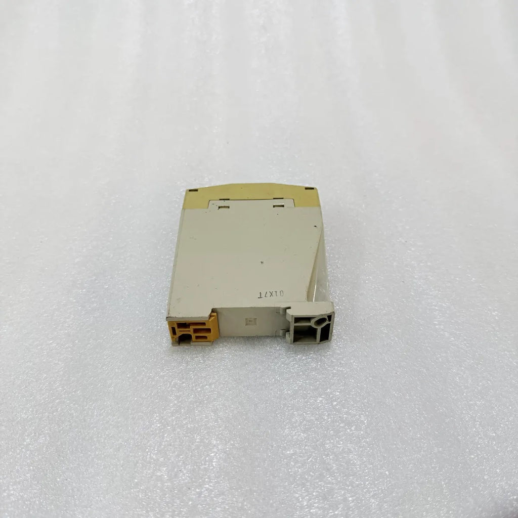 Omron H3D Timer Series C 24V / 200-240V 50/60Hz 5A 250V DIN Rail Pre-Owned