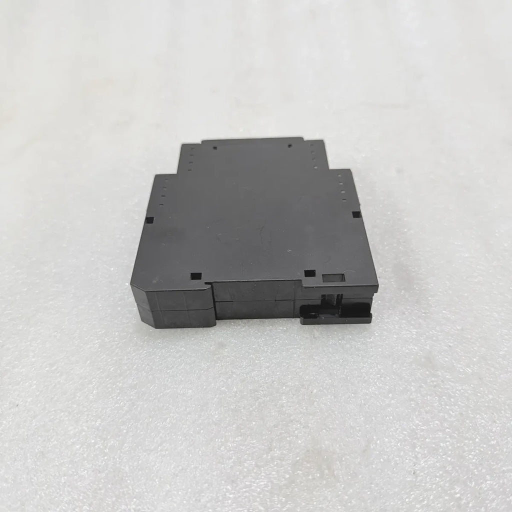 Omron K8AK-PM2 3-Phase Voltage Phase Loss Monitoring Relay Pre-Owned