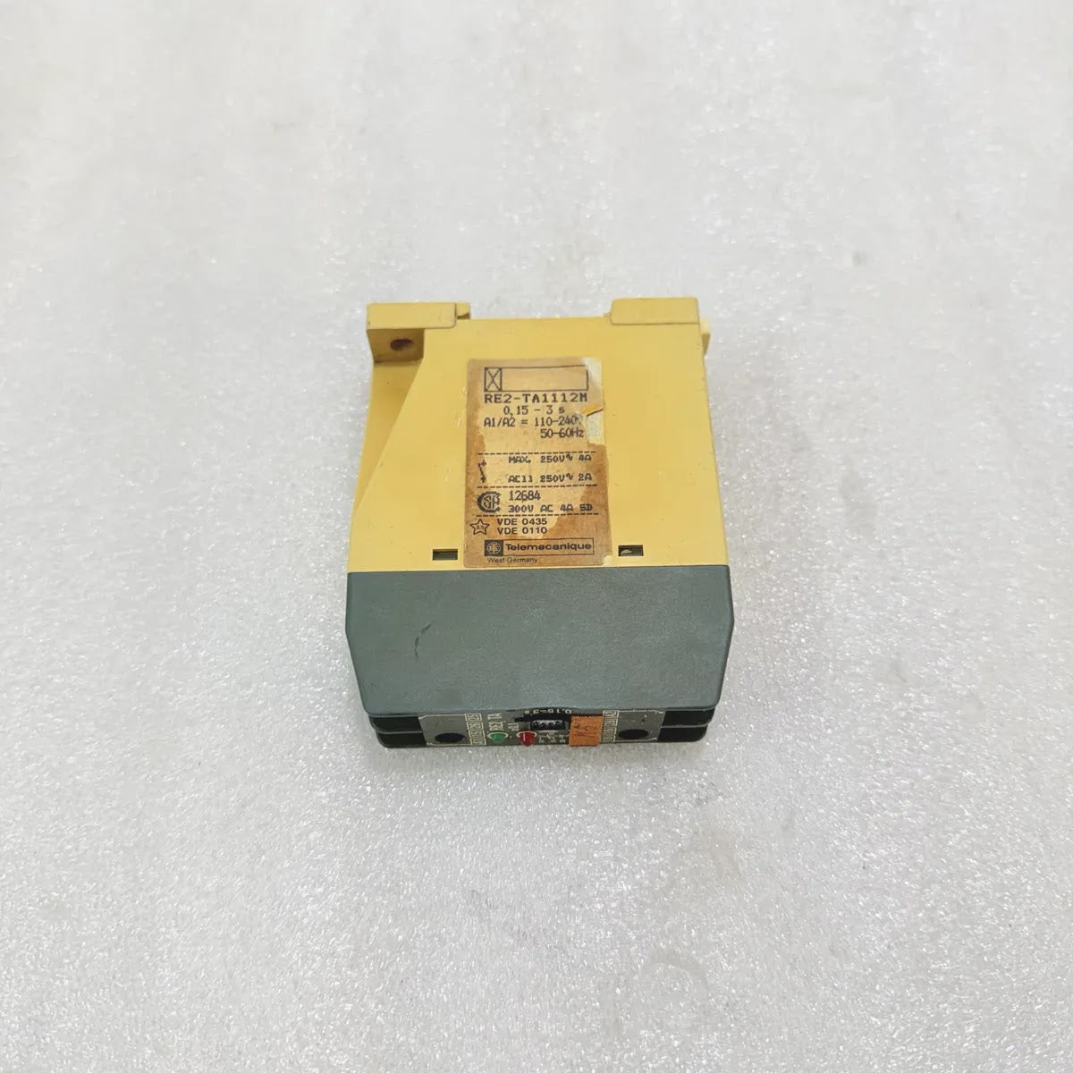 Telemecanique RE2-TA1112M Timing Relay 110-240V 0.15-3s Pre-Owned