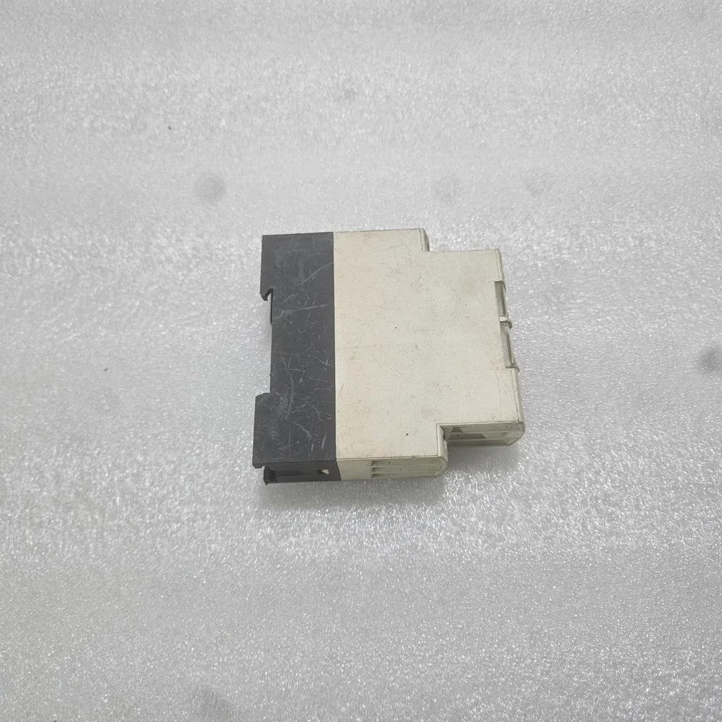 Telemecanique RE7TL11BU Time Delay Relay 24V 110-240V