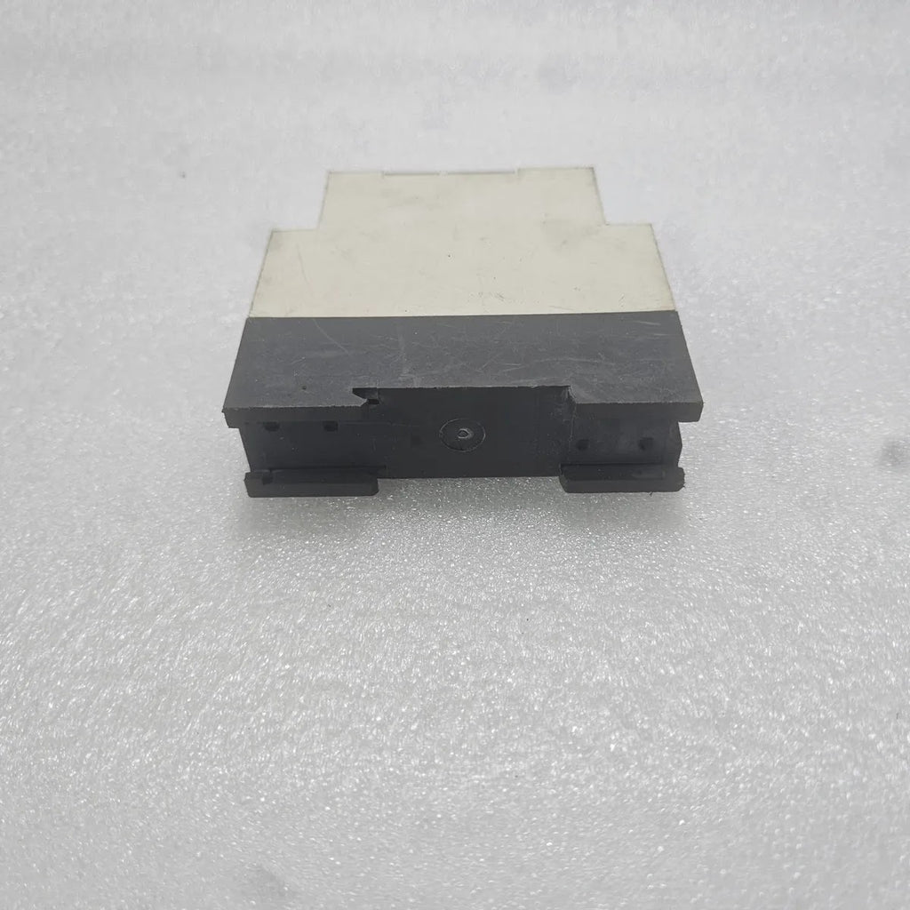 Telemecanique RE7TL11BU Time Delay Relay 24V 110-240V