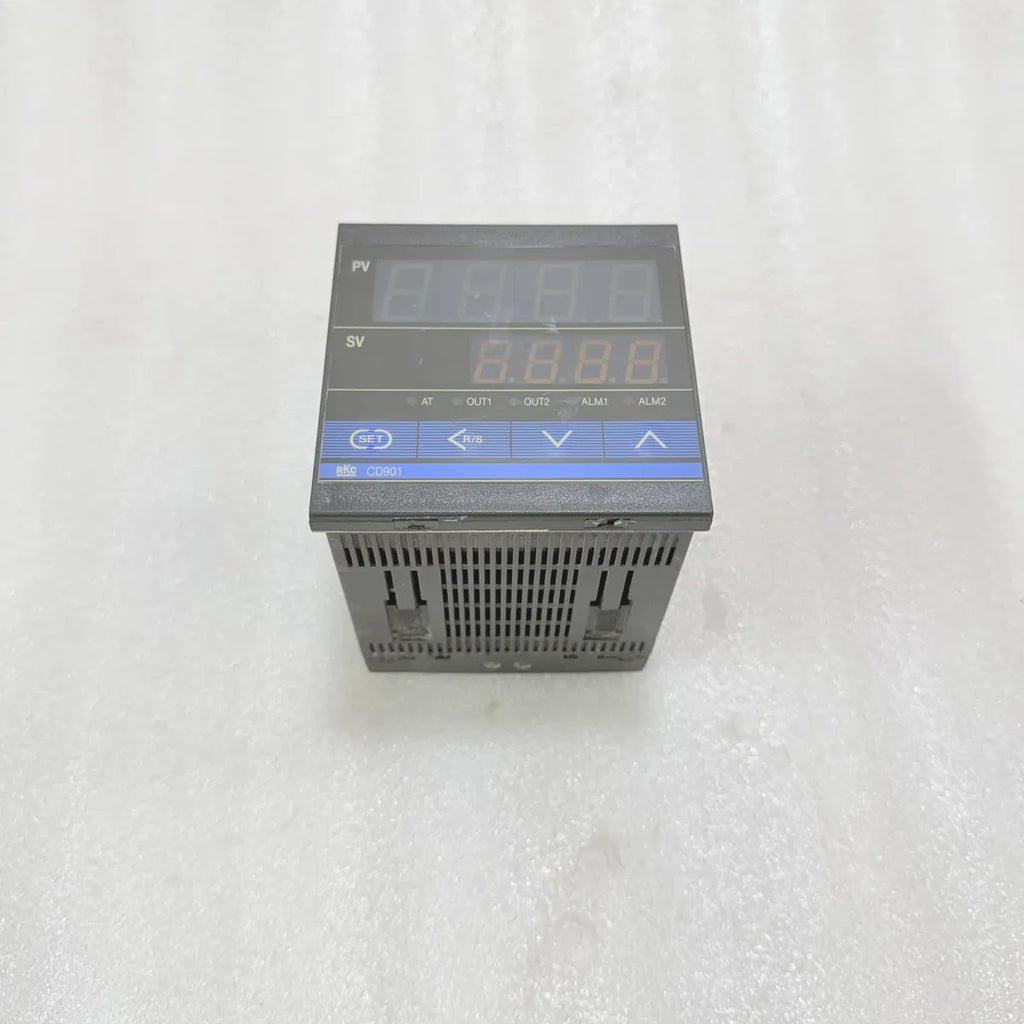 RKC CD901 CH902 Temperature Controller FK02-M'AN-NN Pre-Owned