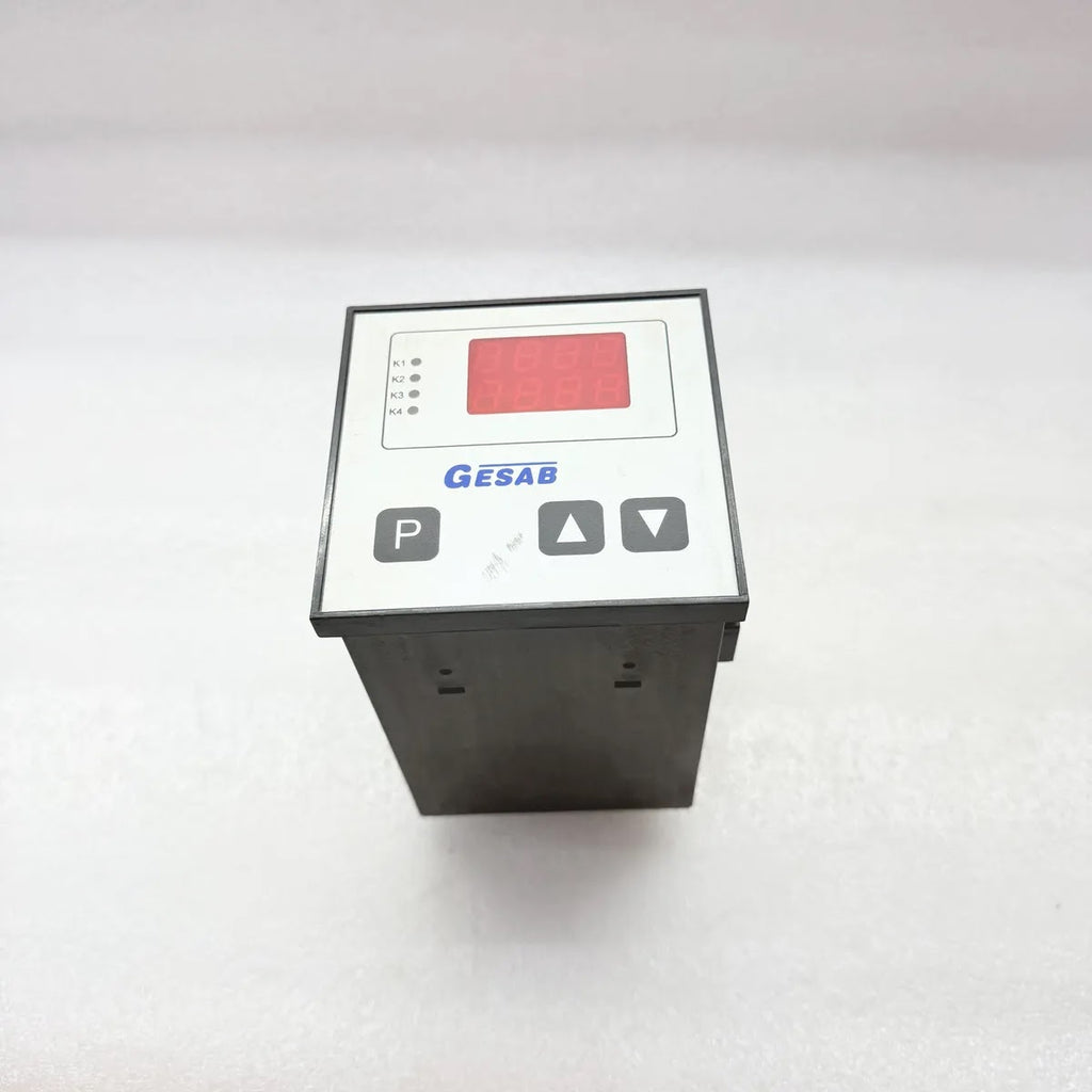 GESAB 93GS40a Temperature Controller 230V 48-62Hz 4 Relay Outputs Pt100 Input