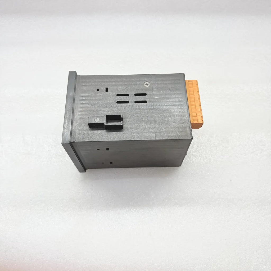 GESAB 93GS40a Temperature Controller 230V 48-62Hz 4 Relay Outputs Pt100 Input