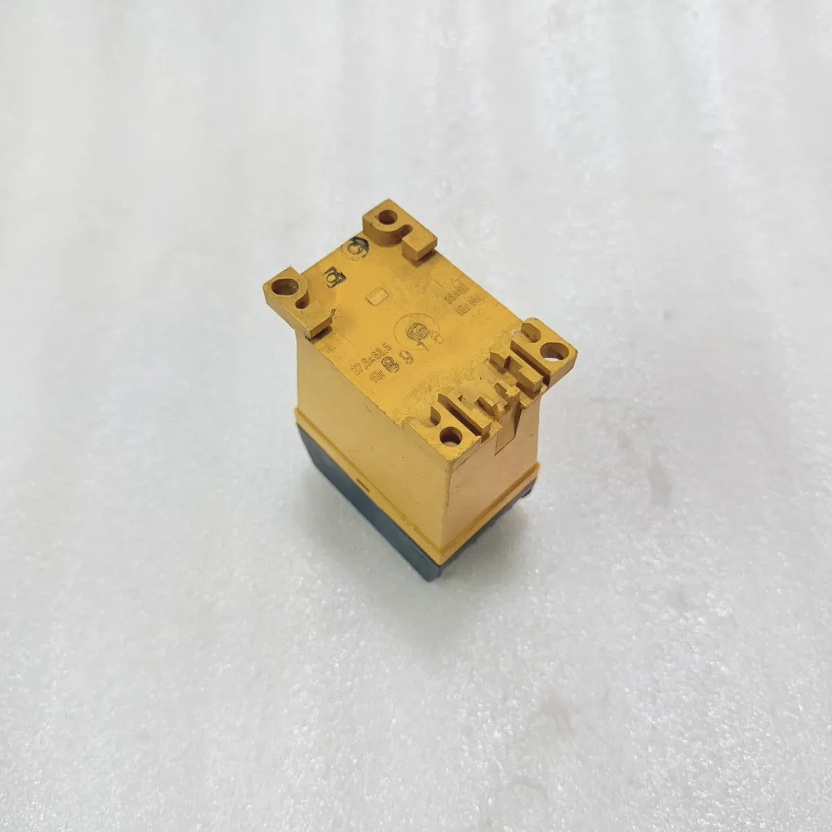 Schiele SMN 3 2.417.390.01 Safety Relay 110V AC/DC 250V Pre-Owned