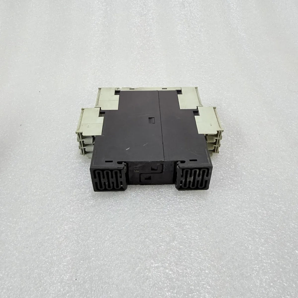 Siemens 3RP1505-1AP30 SIRIUS Multifunction Timing Relay DIN Rail Pre-Owned