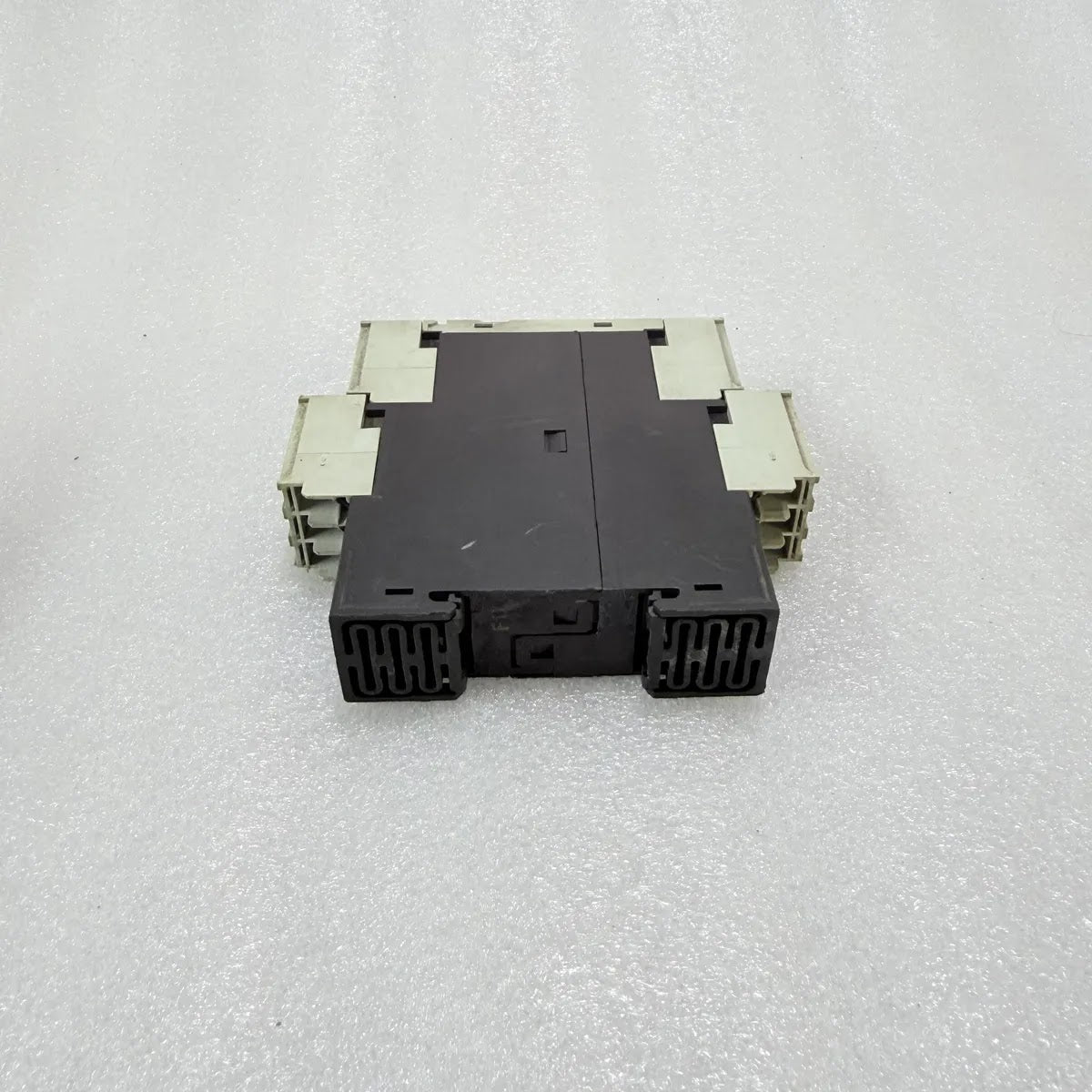 Siemens 3RP1505-1AP30 SIRIUS Multifunction Timing Relay DIN Rail Pre-Owned