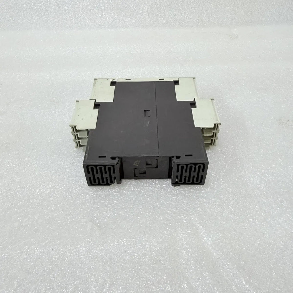 Siemens 3RP1505-1AP30 SIRIUS Multifunction Timing Relay DIN Rail