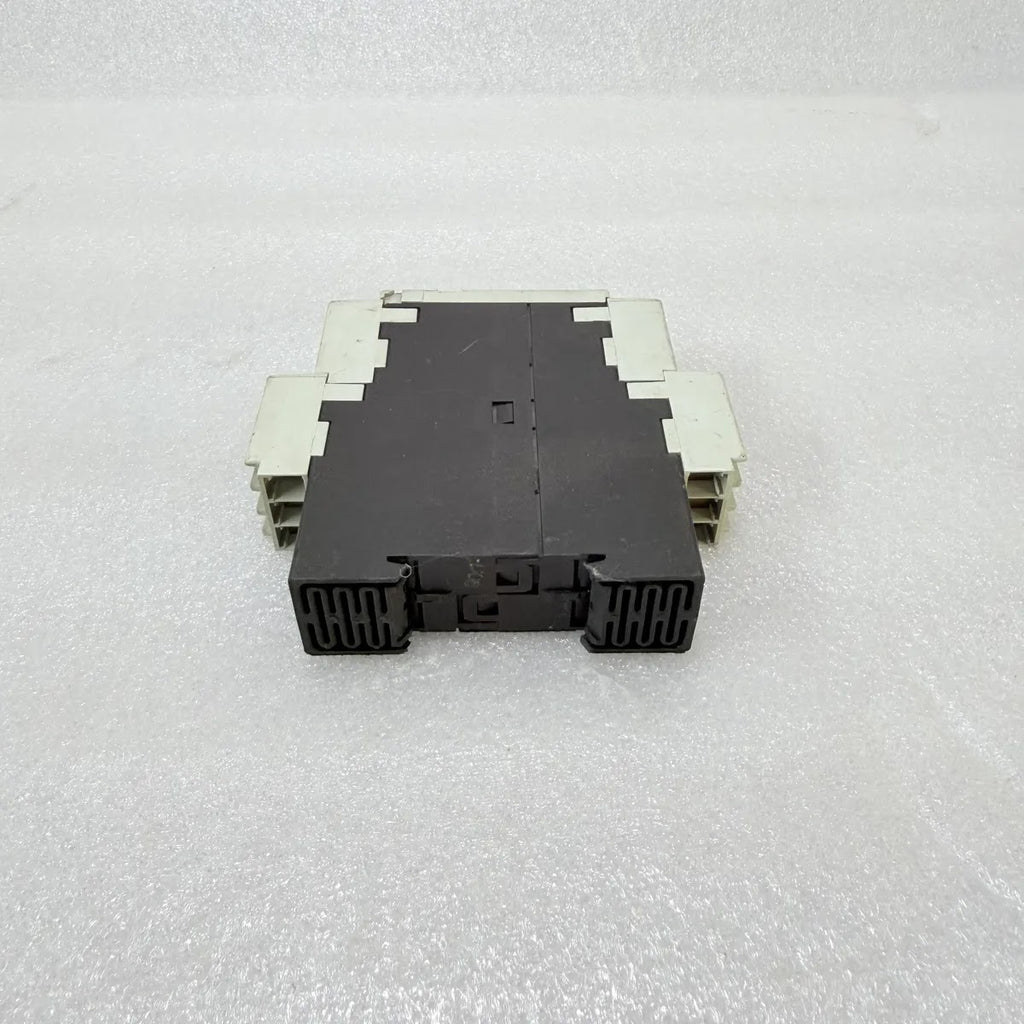 Siemens 3RP1505-1BP30 SIRIUS Multifunction Timing Relay DIN Rail