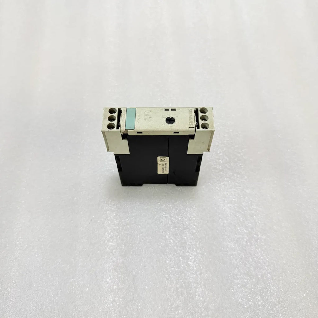 Siemens 3RP1511-1AP308K SIRIUS Timing Relay 0.05-10s 3RP1511-1AP30