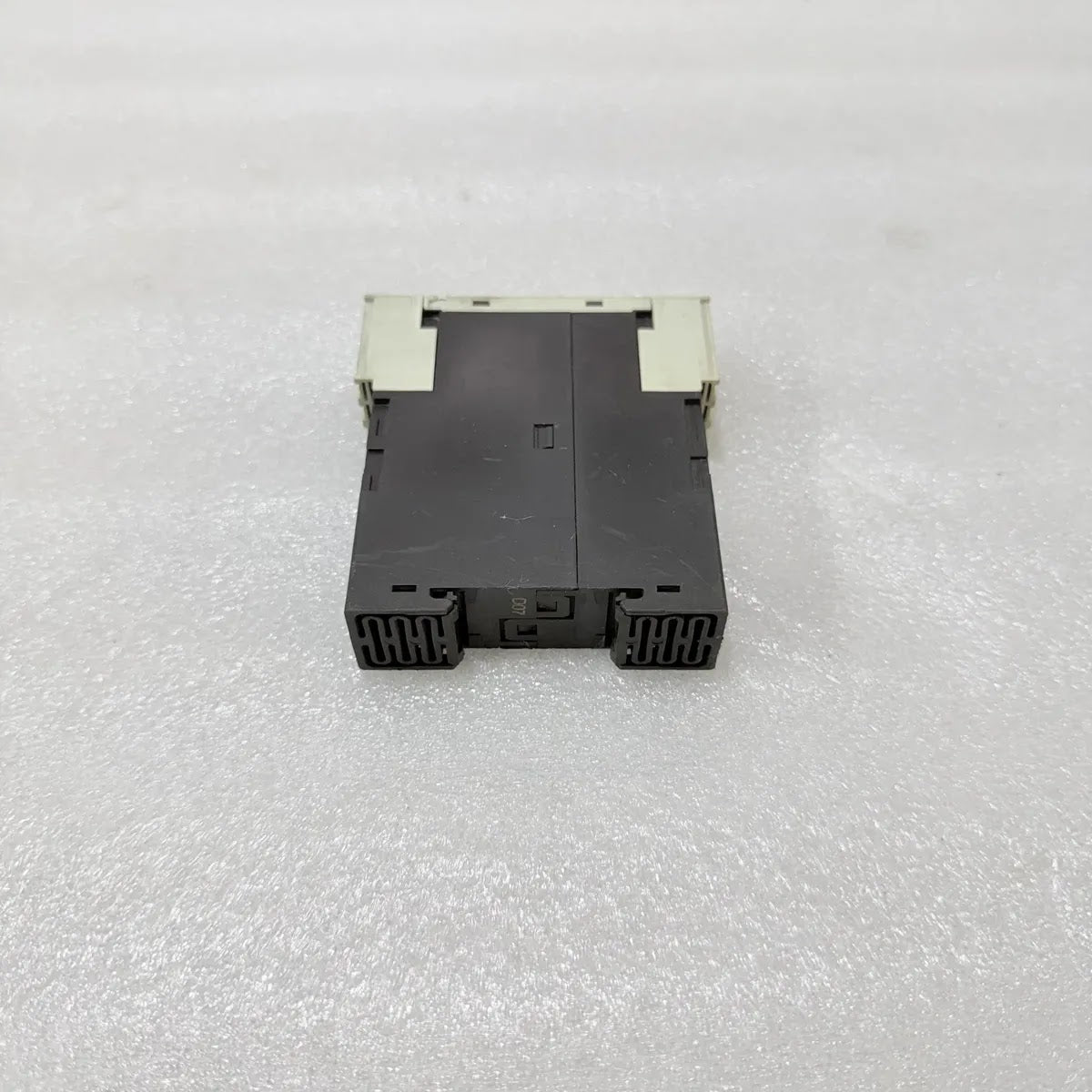 Siemens 3RP1540-1AN31 Off-Delay Timing Relay 200-240V