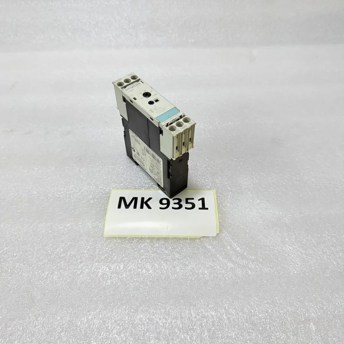 Siemens 3RP1540-1AN31 Off-Delay Timing Relay 200-240V