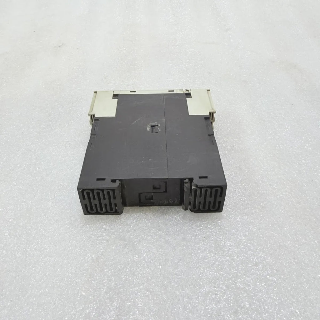 Siemens 3RP1576-1NP20 Star Delta Timing Relay