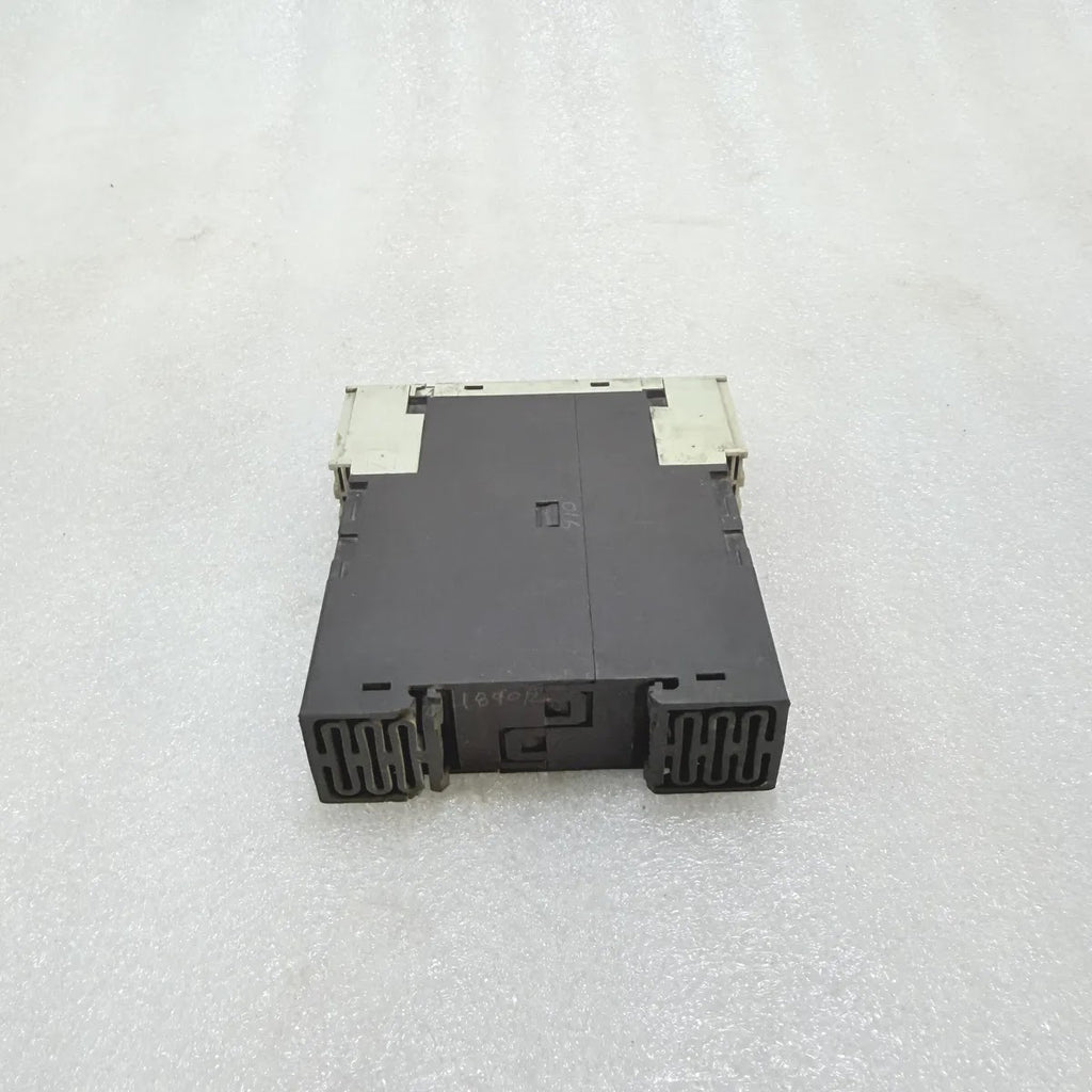 Siemens 3RP1576-1NP20 Star Delta Timing Relay
