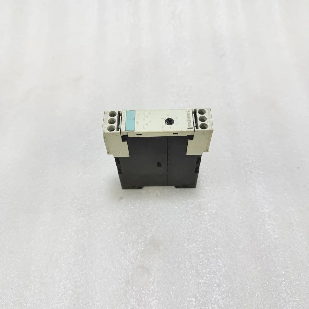 Siemens 3RP1576-1NP30 Star Delta Timing Relay