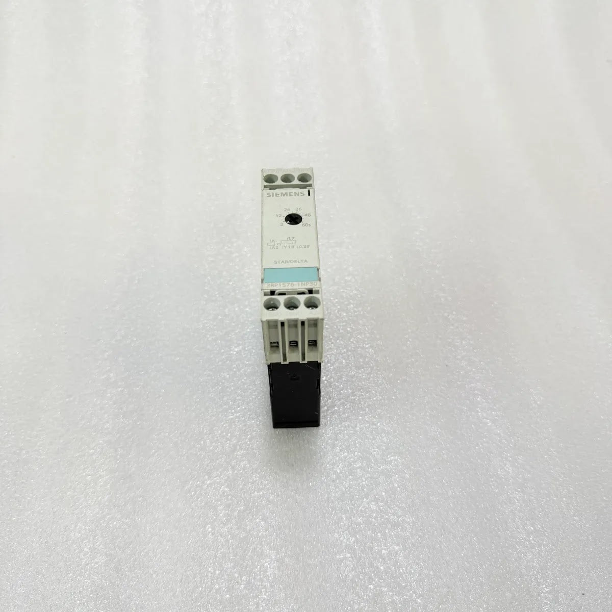 Siemens 3RP1576-1NP30 Star-Delta Timing Relay 3-60s 200-240V / 24V AC/DC