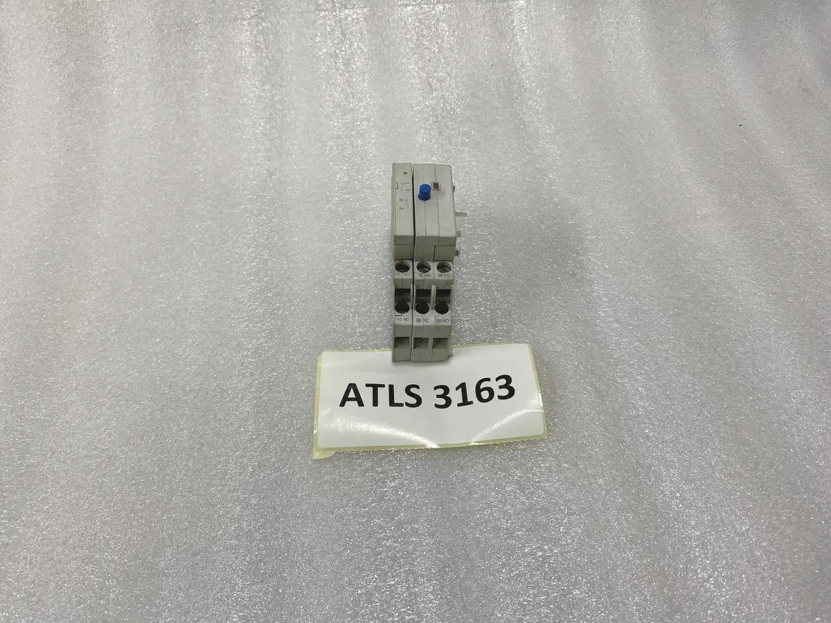 Siemens 3RV1901-1A Auxiliary Switch + 3RV1921-1M Signalling Switch