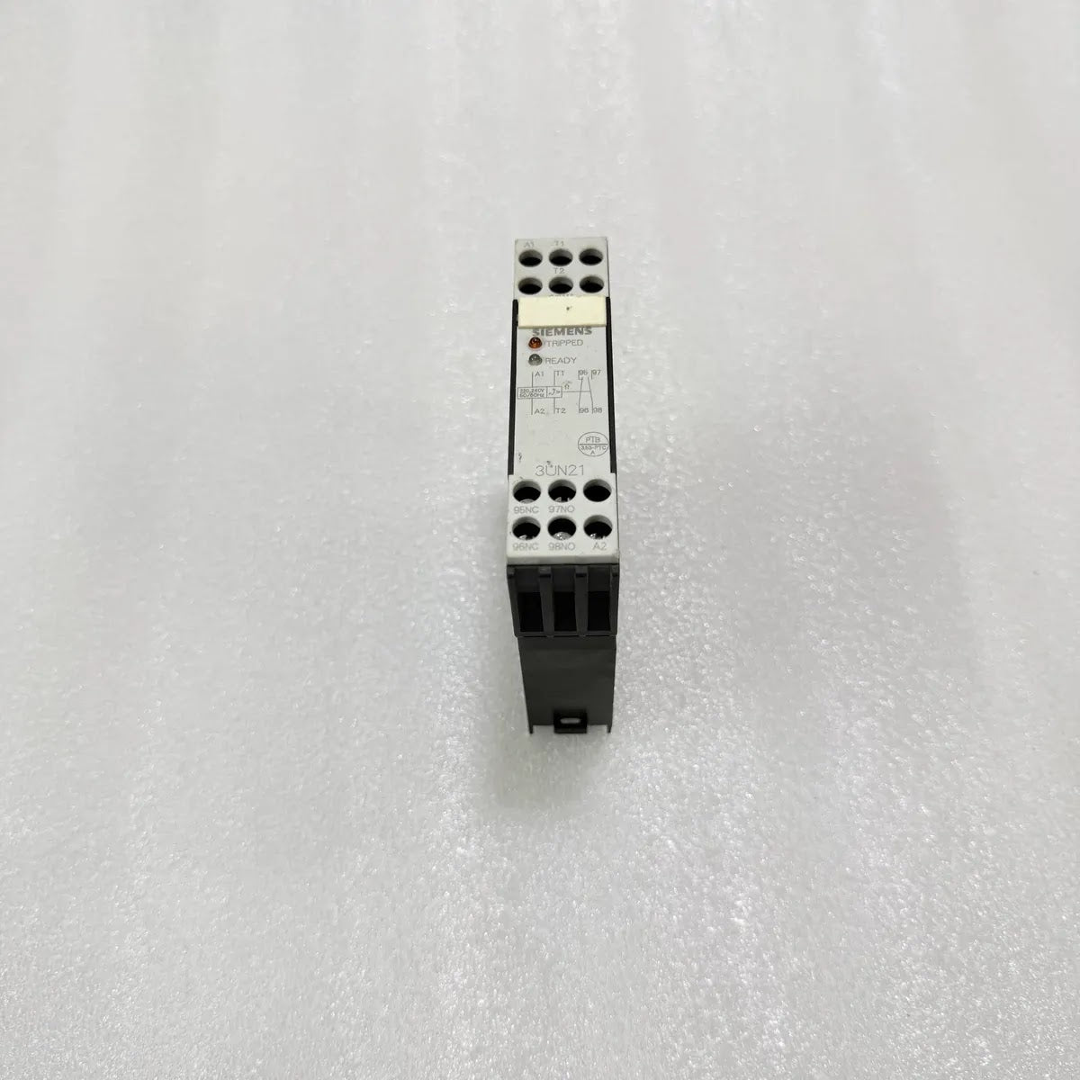 Siemens 3UN2100-0AN7 Thermistor Motor Protection Relay 220-240V 1NO 1NC