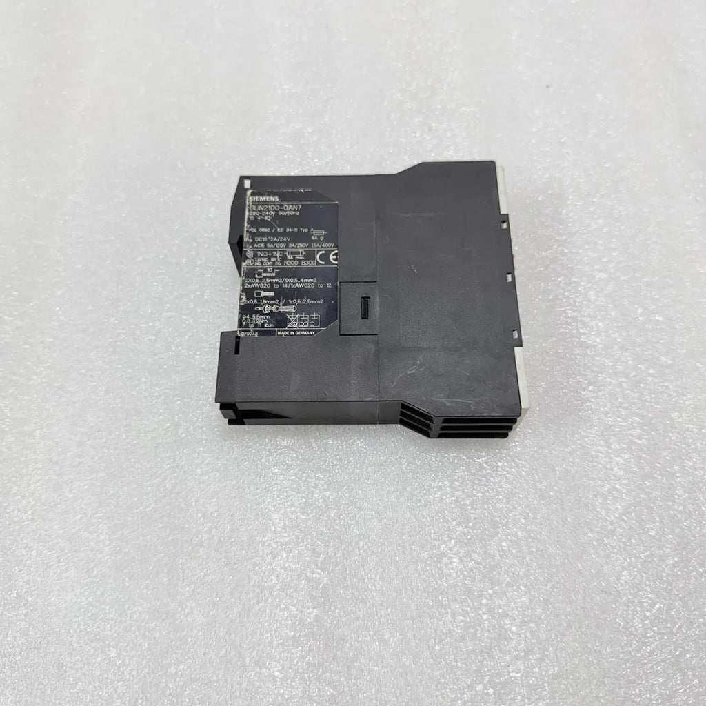 Siemens 3UN2100-0AN7 Thermistor Motor Protection Relay 220-240V 1NO 1NC