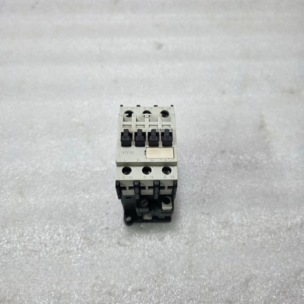 SIEMENS 3TF3200 AC CONTACTOR 3-POLE 230V 50/60HZ