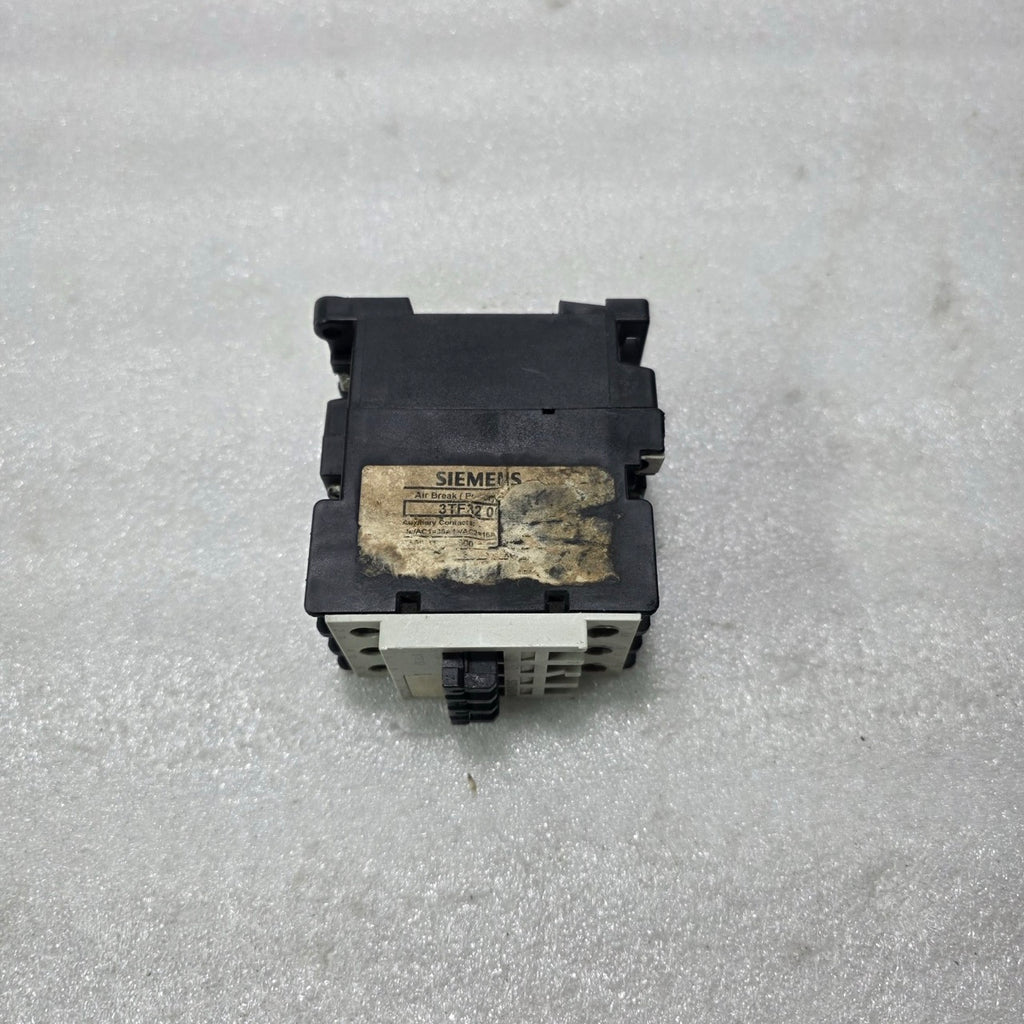 SIEMENS 3TF3200 AC CONTACTOR 3-POLE 230V 50/60HZ