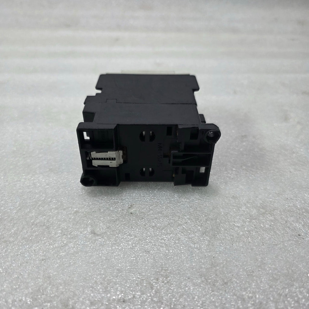 SIEMENS 3TF3200 AC CONTACTOR 3-POLE 230V 50/60HZ