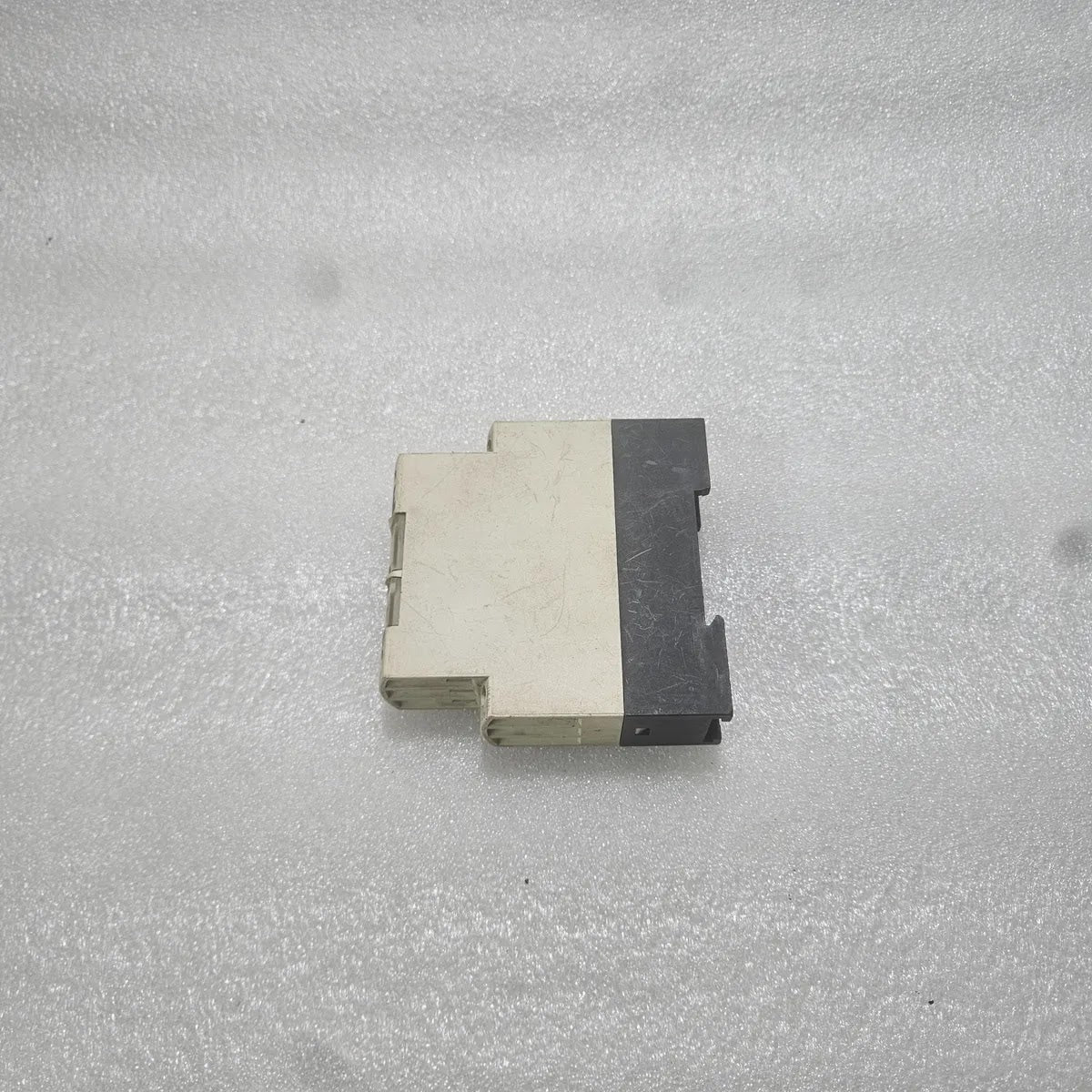 Telemecanique RE7RM11BU Timing Relay 0.05s-300h 24-240V