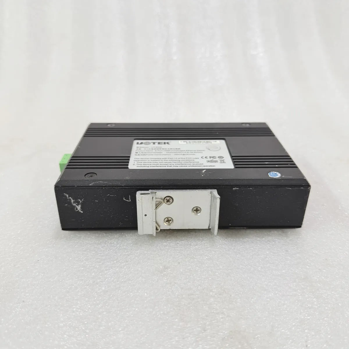 UTEK UT-6408 8-Port Unmanaged Industrial Ethernet Switch Pre-Owned